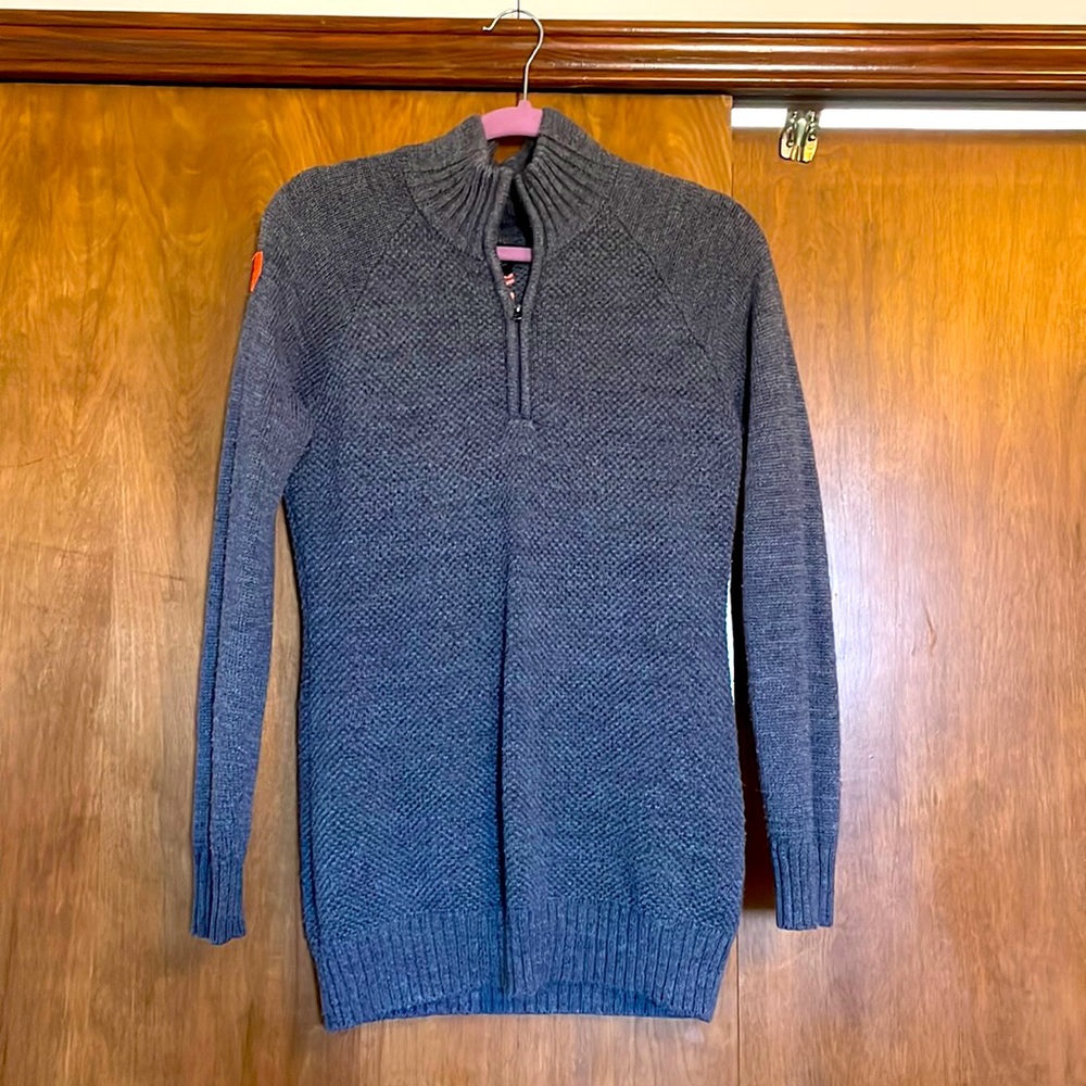 100% wool, 1/4 zip Womens warm layer.